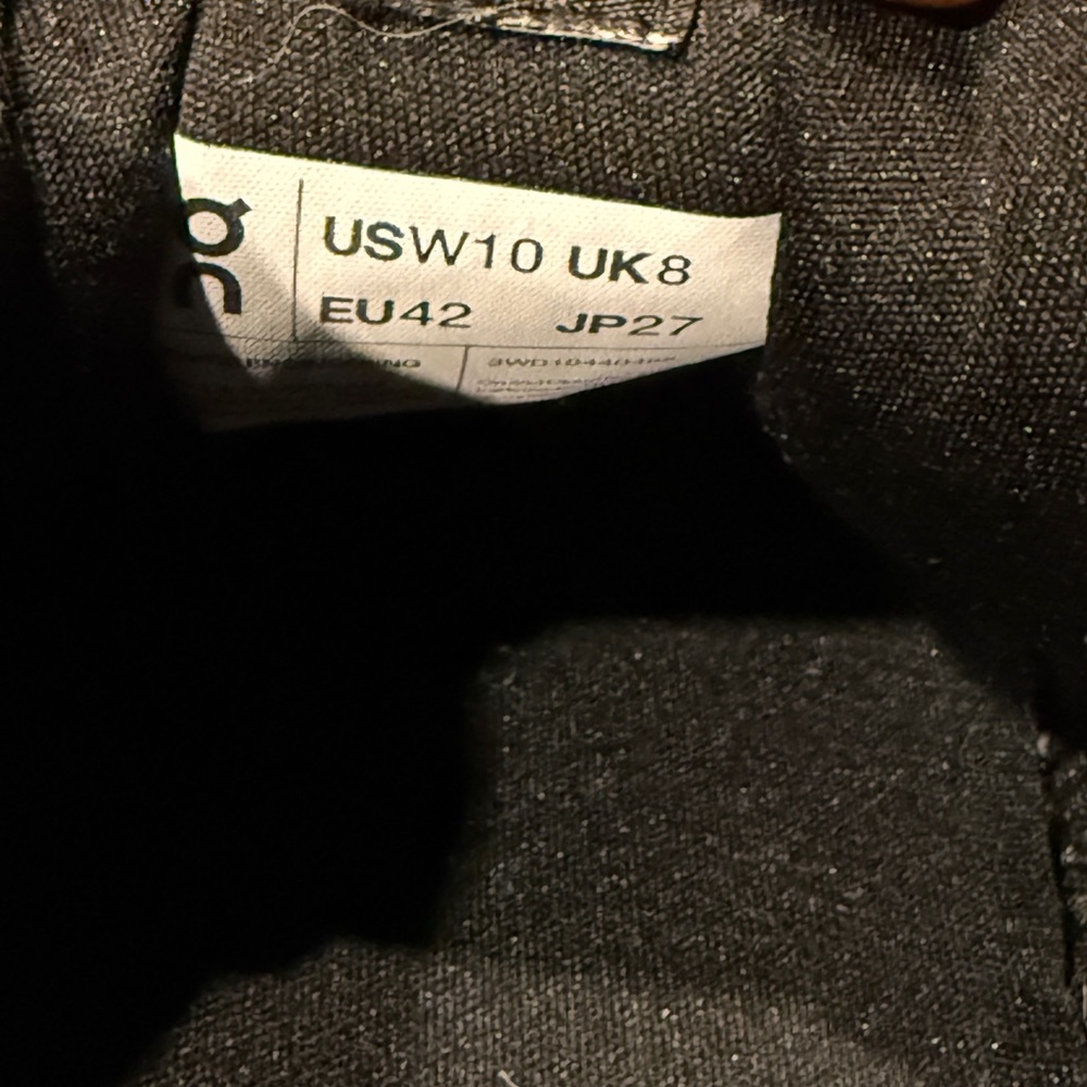 On Running Cloudsurfer Black Sneakers - Picture 5 of 7